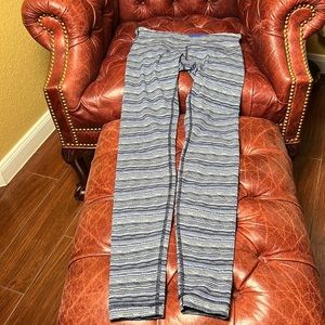 Beautiful lulu  lemon pants size 6 slightly used